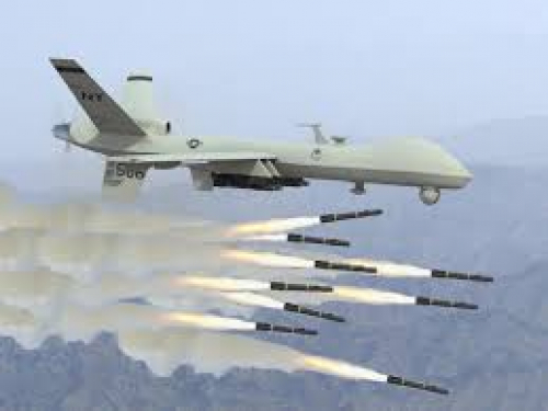 طائرة بدون طيار تقصف سيارتين يعتقد ان من عناصر تنظيم القاعدة في شبوة