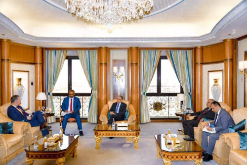 عاجل. رئيس وحدة شؤون المفاوضات يلتقي نائب السفير الأسترالي في الرياض 