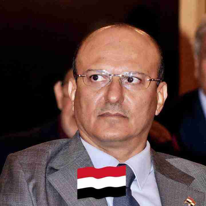 بتعليق مفاجئ .. أول تعليق من عائلة الرئيس صالح على وفاة الشيخ الأحمر