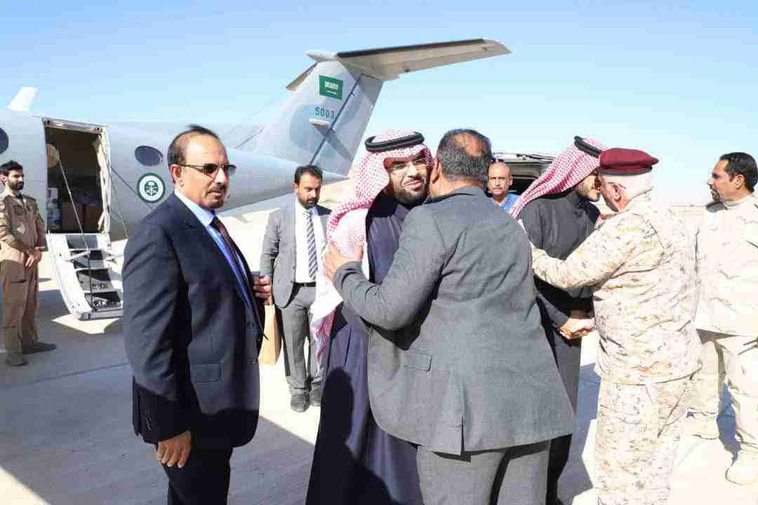 عاجل. محافظ حضرموت يستقبل وفدًا من قيادة القوات المشتركة لتحالف دعم الشرعية في اليمن بقيادة المملكة العربية السعودية