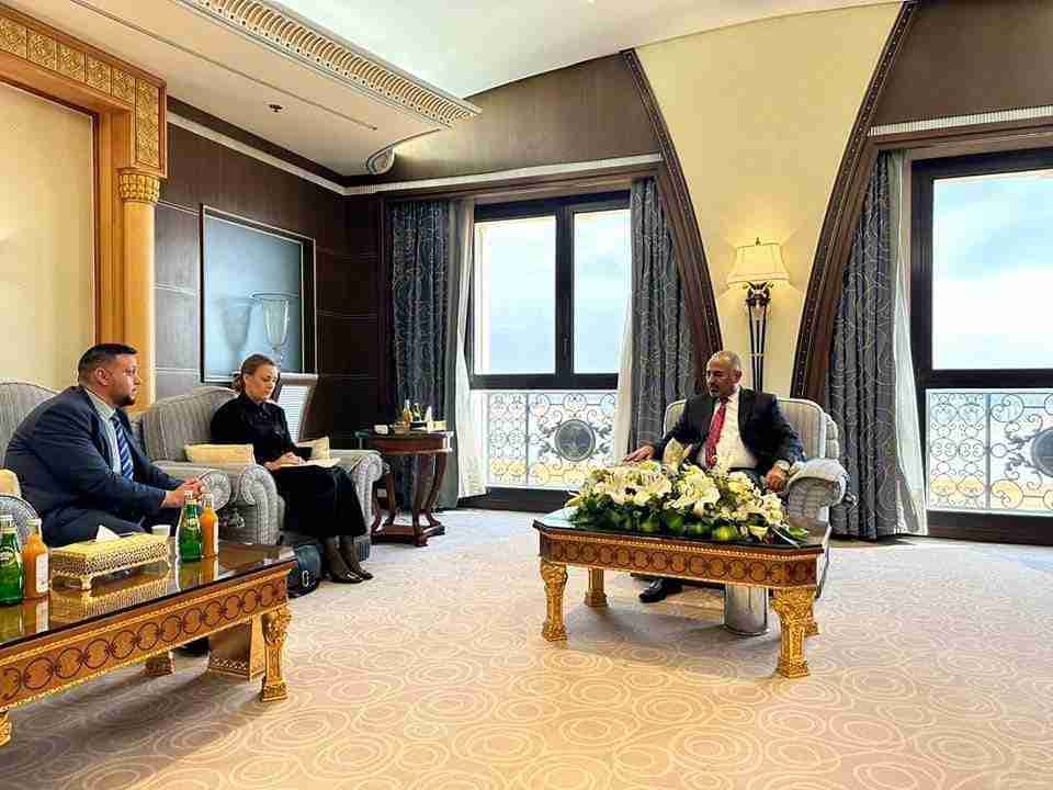الرئيس الزُبيدي يستقبل سفيرة جمهورية فنلندا