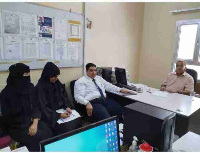 رئيس جامعة المهرة يلتقي وكيل وزارة المالية لقطاع الموازنة في عدن