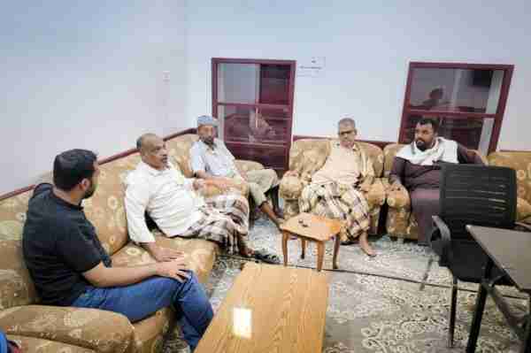 "شبام تنطلق نحو العلم والتاريخ: استعدادات اللجان لندوة "شبام في عهد ازدهارها التجاري"