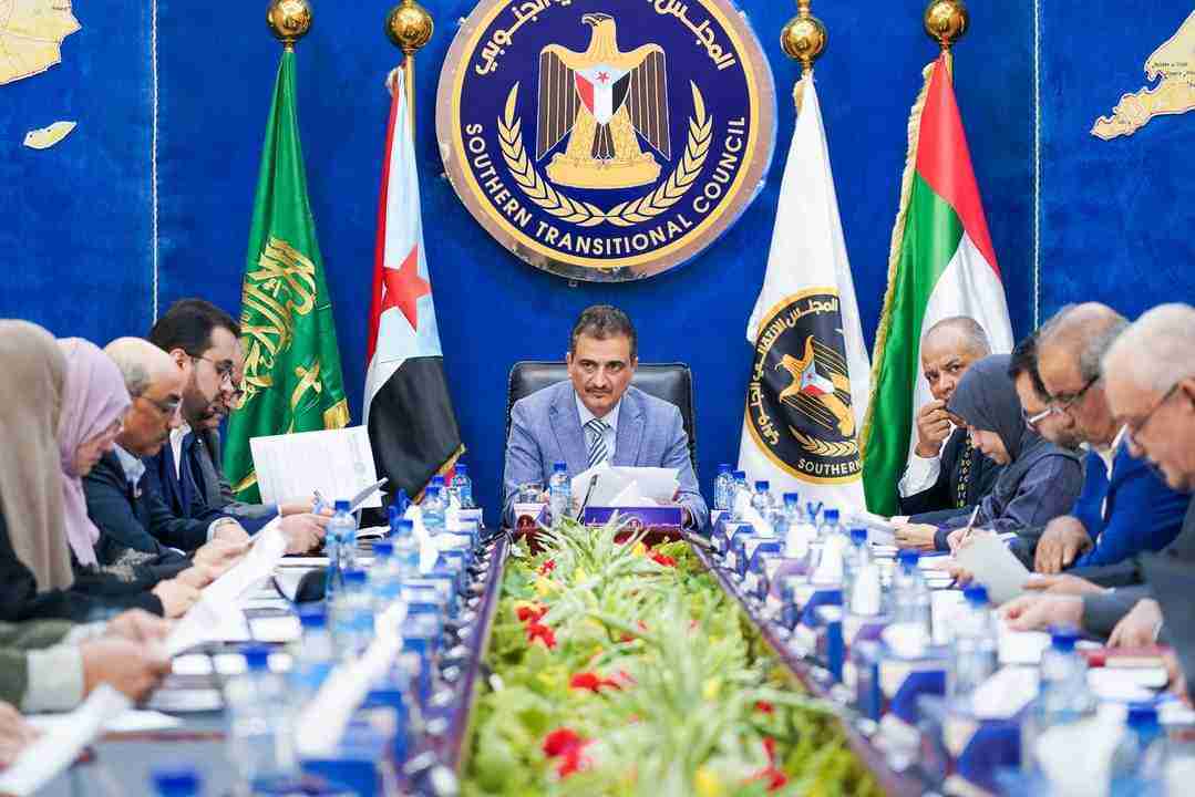 عاجل. هيئة الرئاسة تُجدد موقف المجلس الانتقالي الثابت إلى جانب أبناء وادي حضرموت وحقهم في إدارة مناطقهم