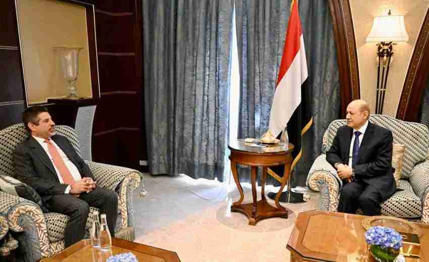 عاجل رئيس مجلس القيادة يستقبل السفير الاميركي للبحث في مستجدات الوضع اليمني