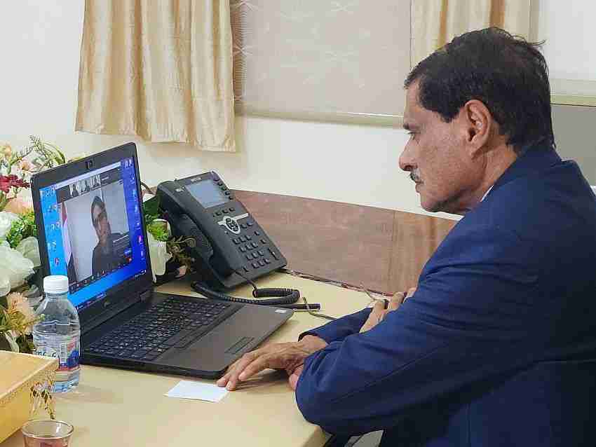 البحسني يبحث مع سفيرة المملكة المتحدة مستجدات وجهود إحلال السلام
