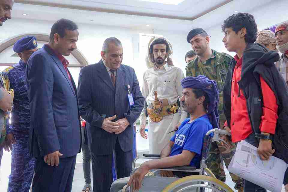 المحافظ ابن الوزير. يشيد بتواصل جهود تطوير وتحديث خدمات هيئة مستشفى شبوة .