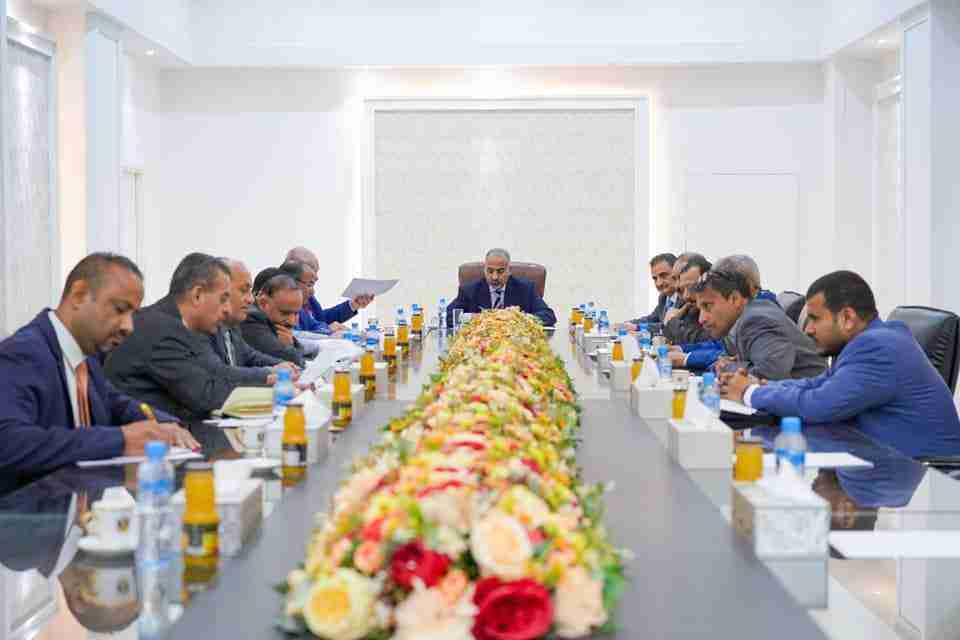 الرئيس القائد عيدروس الزُبيدي يترأس اجتماعا للقيادة التنفيذية العُليا بالمجلس الانتقالي الجنوبي