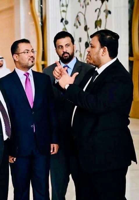 لقاء الرياض" يجسد وحدة الصف.. ونفي قاطع لمزاعم الخلاف بين الدكتور العليمي والمستشار أحمد الصالح 