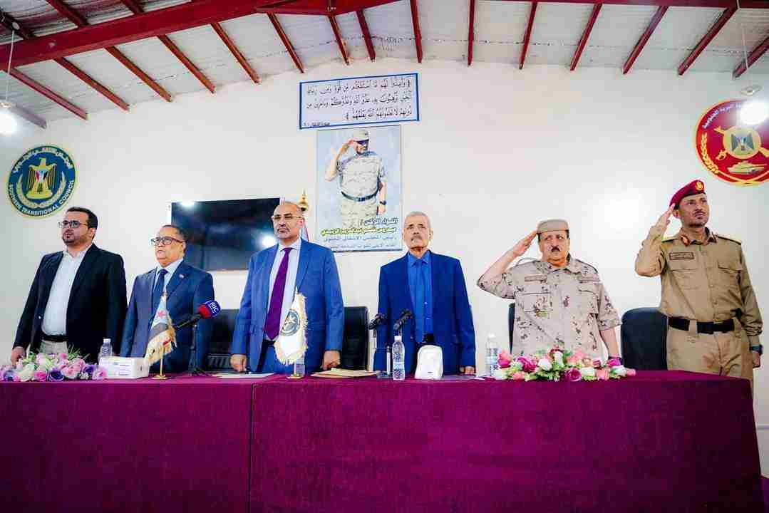 عاجل. الرئيس القائد عيدروس الزُبيدي يترأس لقاء موسعا لقادة الوحدات العسكرية والأمنية الجنوبية