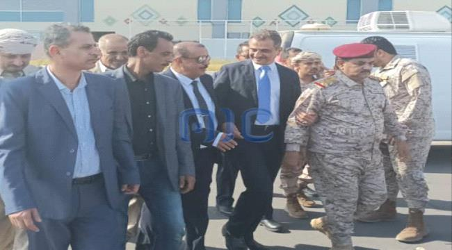 بن بريك والمحافظ لملس يتقدمان مستقبلي اللواء محمود الصبيحي بمطار عدن