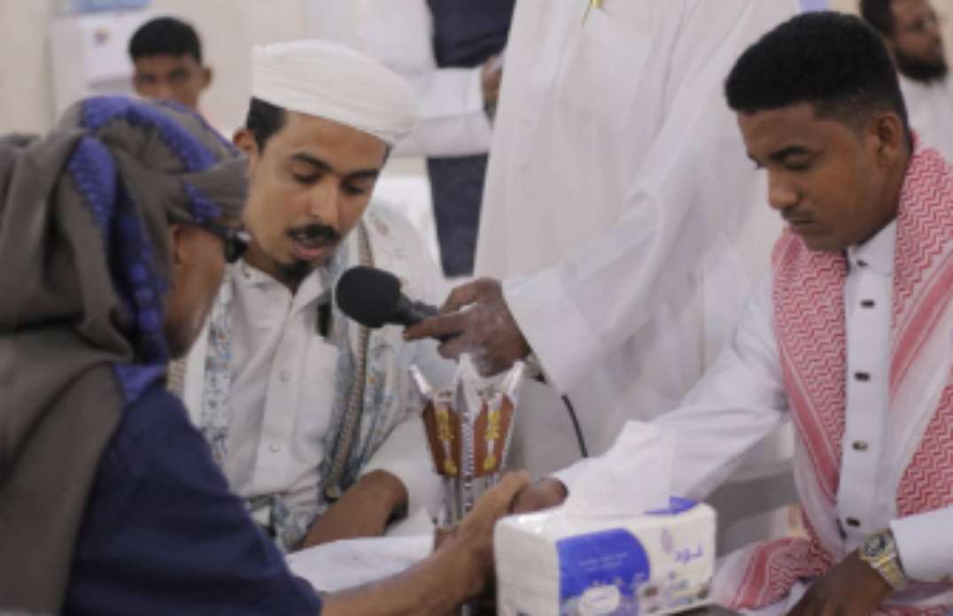 مؤسسة ود لتزويج الشباب تقيم الزواج الجماعي الخيري السنوي الـ 28 بتزويج 220 عريس وعروسة في مدينة الشحر بمحافظةحضرموت.
