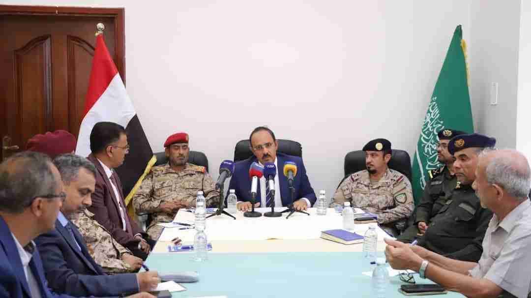 لقاءٌ بالمكلا لمناقشة وضع آلية لتطوير وتنظيم العمل بميناء الوديعة البري