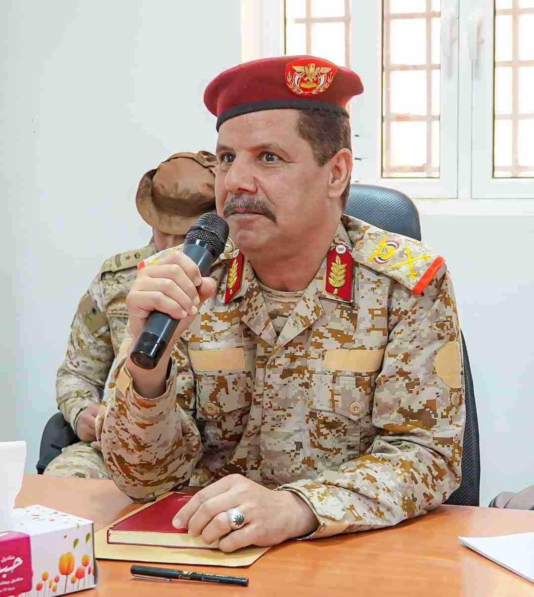 اللواء المصعبي قائد محور عتق يوجه دعوة لمنتسبي المحور في عارين للعودة لقيادة المحور لترتيب أوضاعهم.