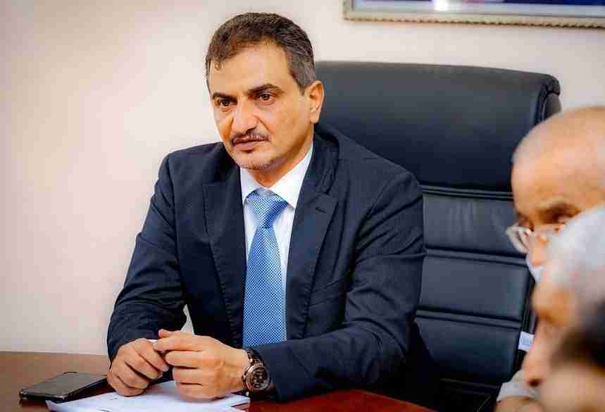 *عاجل : عن مصدر مسؤول محافظ عدن يوجه بمنع توريد إيرادات المحافظة إلى البنك المركزي*