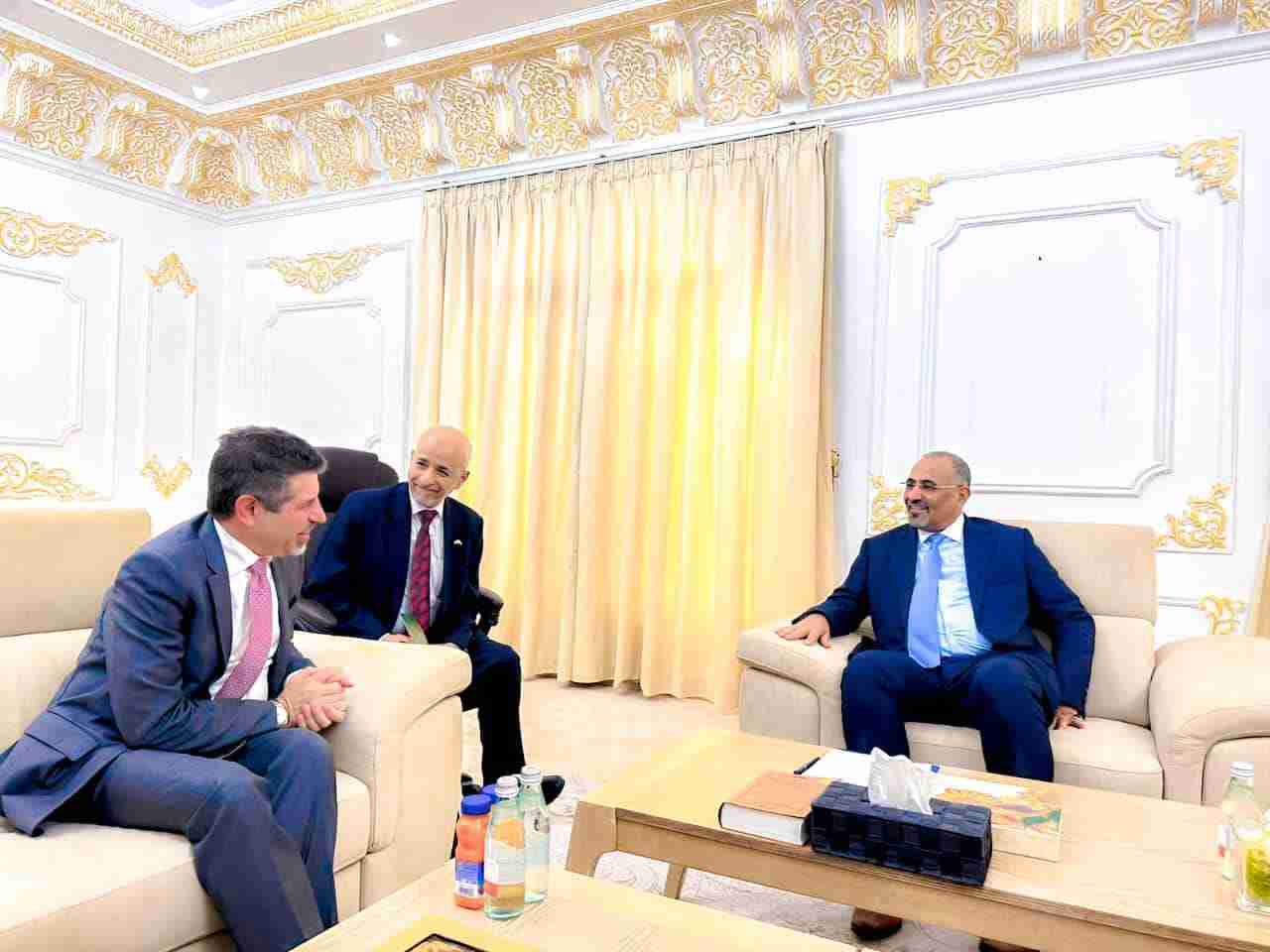 عاجل. الرئيس القائد عيدروس الزُبيدي يستقبل سفير الولايات المتحدة الأمريكية