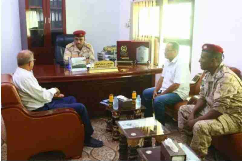نشر فرق إنقاذ خلال موسم نجم البلدة السياحي بساحل حضرموت