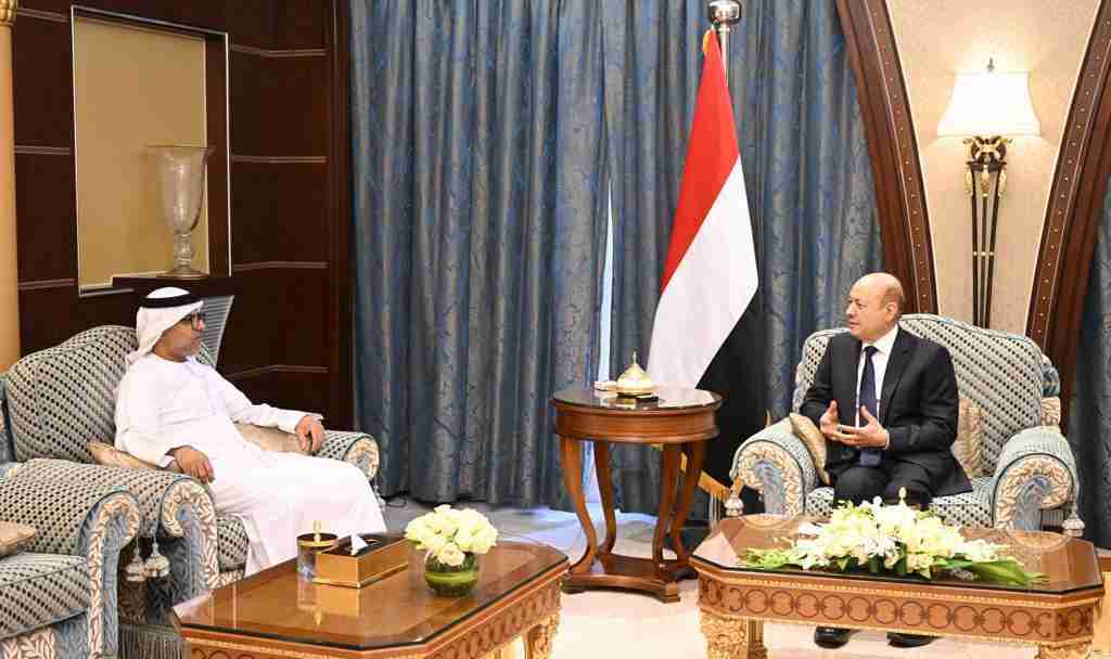 *رئيس مجلس القيادة الرئاسي يستقبل السفير الاماراتي*