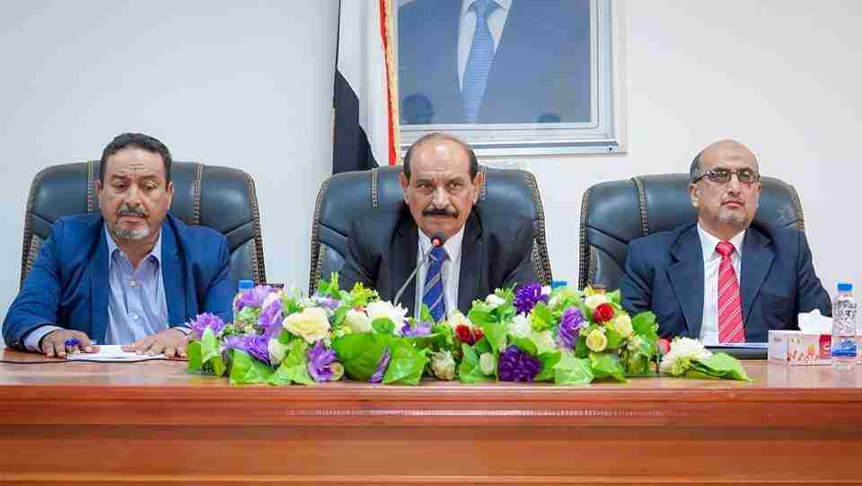 تنفيذ شبوة يقر بتشكيل لجنة ثلاثية للرقابة على الصرف واسعار السلع