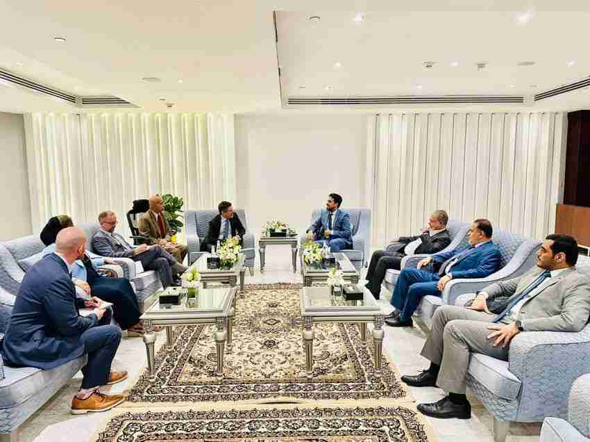 رئاسة هيئة التشاور والمصالحة تلتقي سفير الولايات المتحدة الأمريكية*