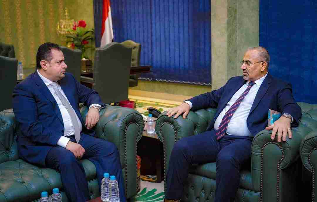 الرئيس الزُبيدي يدعو الحكومة لتكريس جهودها وطاقاتها لانتشال وضع الخدمات