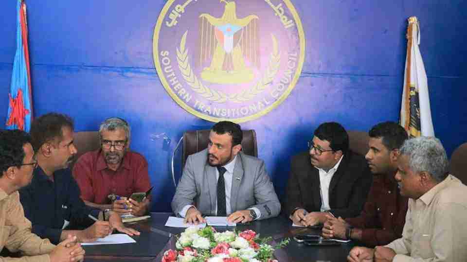 تنفيذية انتقالي شبوة تعقد اجتماعها الدوري، وتؤكد أهمية اتخاذ المعالجات الكفيلة بتعزيز عمل الهيئات التنفيذية بالمديريات