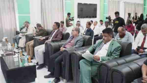 إشهار دراسة تجسير الفجوة بين التخصصات العلمية واحتياجات قطاعات العمل في محافظة حضرموت