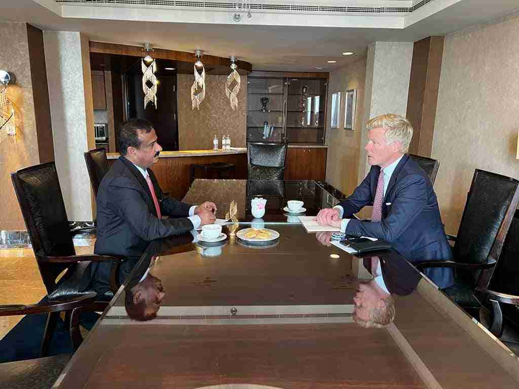عاجل. المحافظ بن الوزير يلتقي مبعوث الأمين العام للأمم المتحدة إلى اليمن
