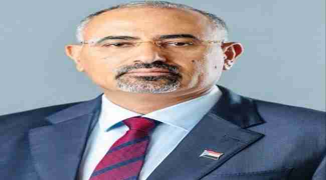 الرئيس الزُبيدي يُعزَّي في وفاة المناضل الأكتوبري يحيى مثنى الكور
