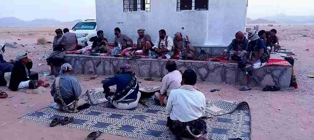 بتوجيهات محافظ شبوة ابن الوزير" اللجنة المكلفة بالجلوس مع الأطراف تنجح بإبرام هدنة لمدة شهرين بين المقارحة والنسيين .
