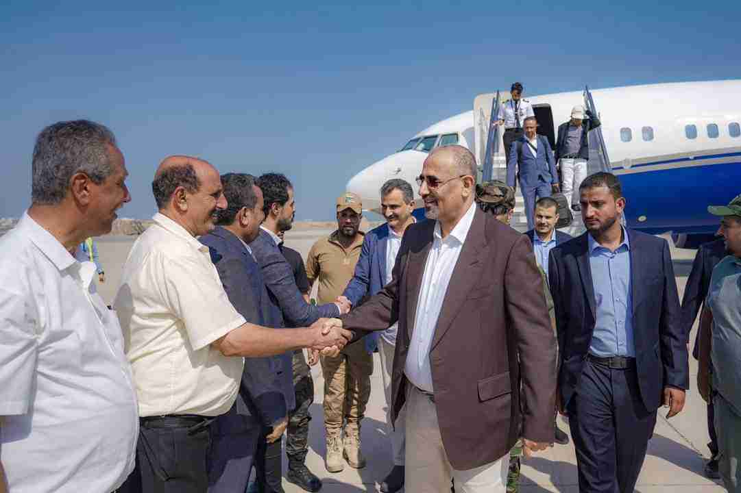عاجل.. الرئيس الزُبيدي يعود إلى العاصمة عدن بعد زيارات عمل خارجية