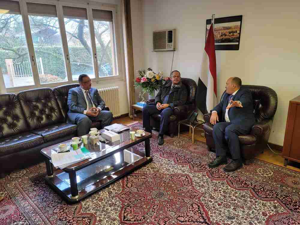 السفير علي مجور يستقبل سالم الوالي وعبدالحكيم القباطي في جنيف